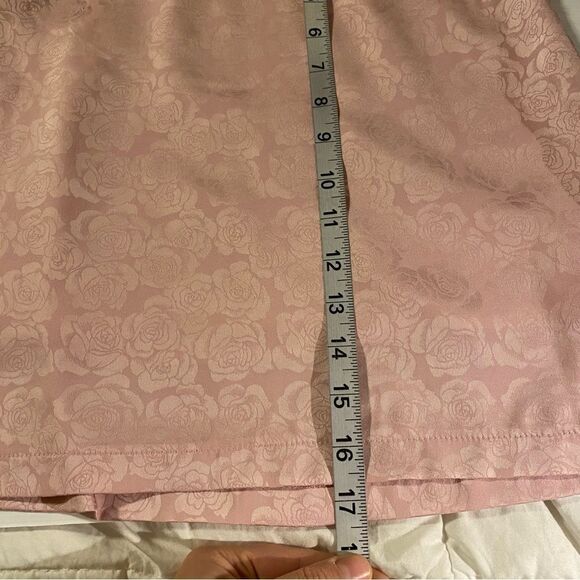 Lulus  2 piece In a Bliss Pink Floral Satin Jacquard Ruched Mini Skirt crop XS - Picture 14 of 15